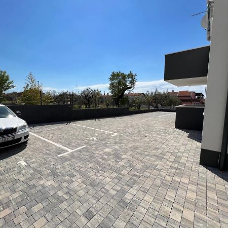 Apartment Sunrise With Private Parking Pula Ngoại thất bức ảnh