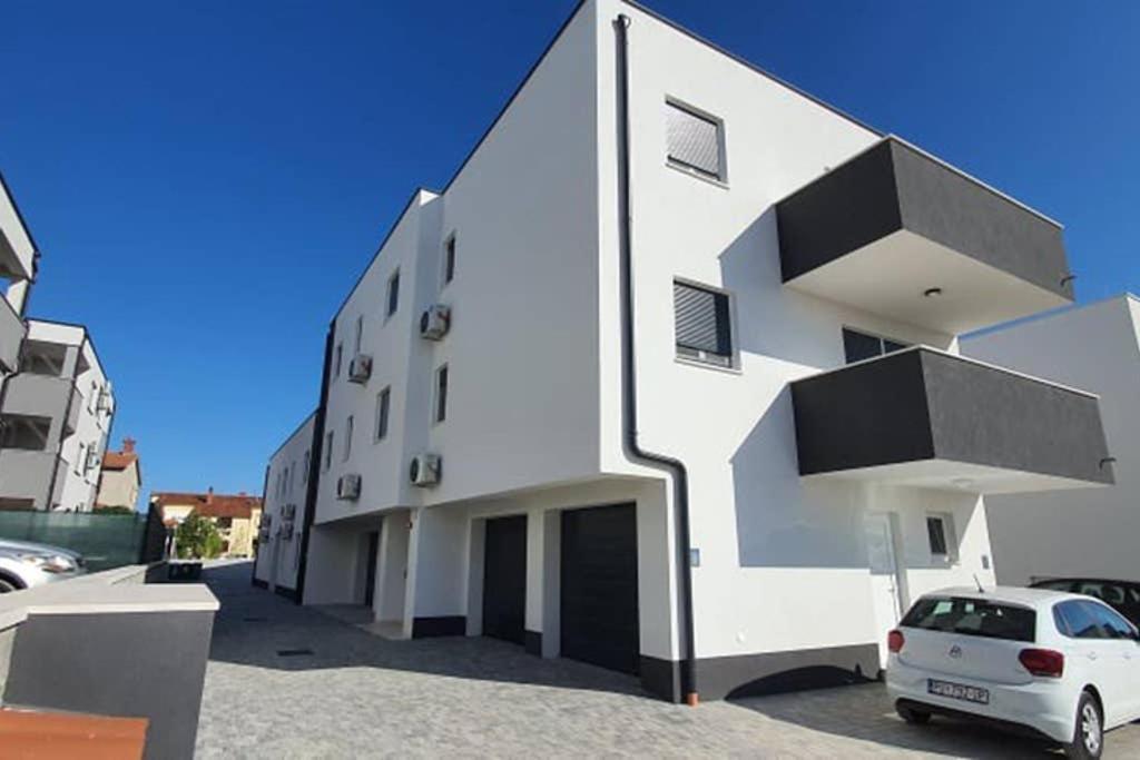 Apartment Sunrise With Private Parking Pula Ngoại thất bức ảnh