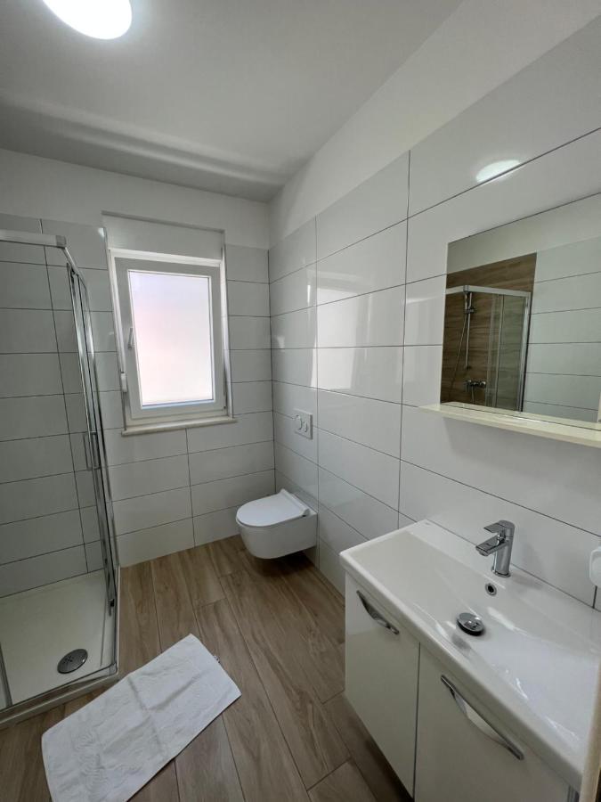Apartment Sunrise With Private Parking Pula Ngoại thất bức ảnh